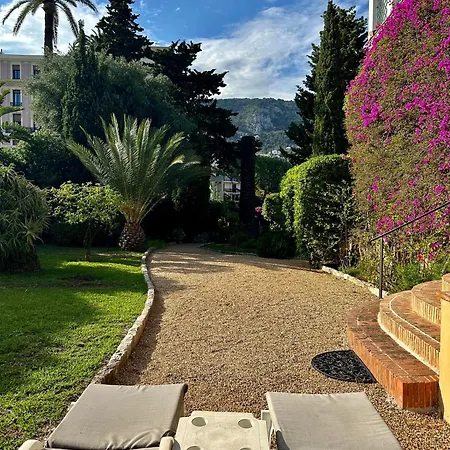 Le Bout De La Route Saint-Jean-Cap-Ferrat